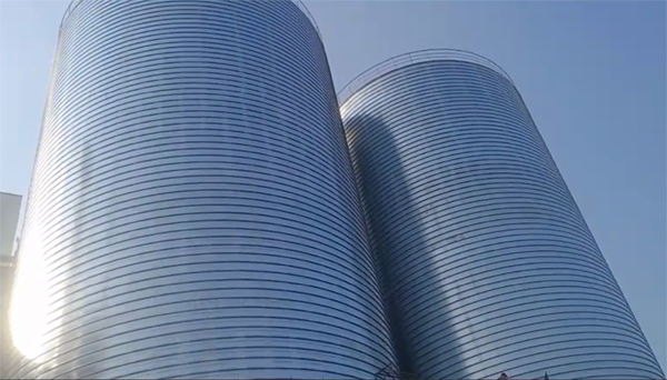 江汉石油管理局2座混凝土高架卷板仓